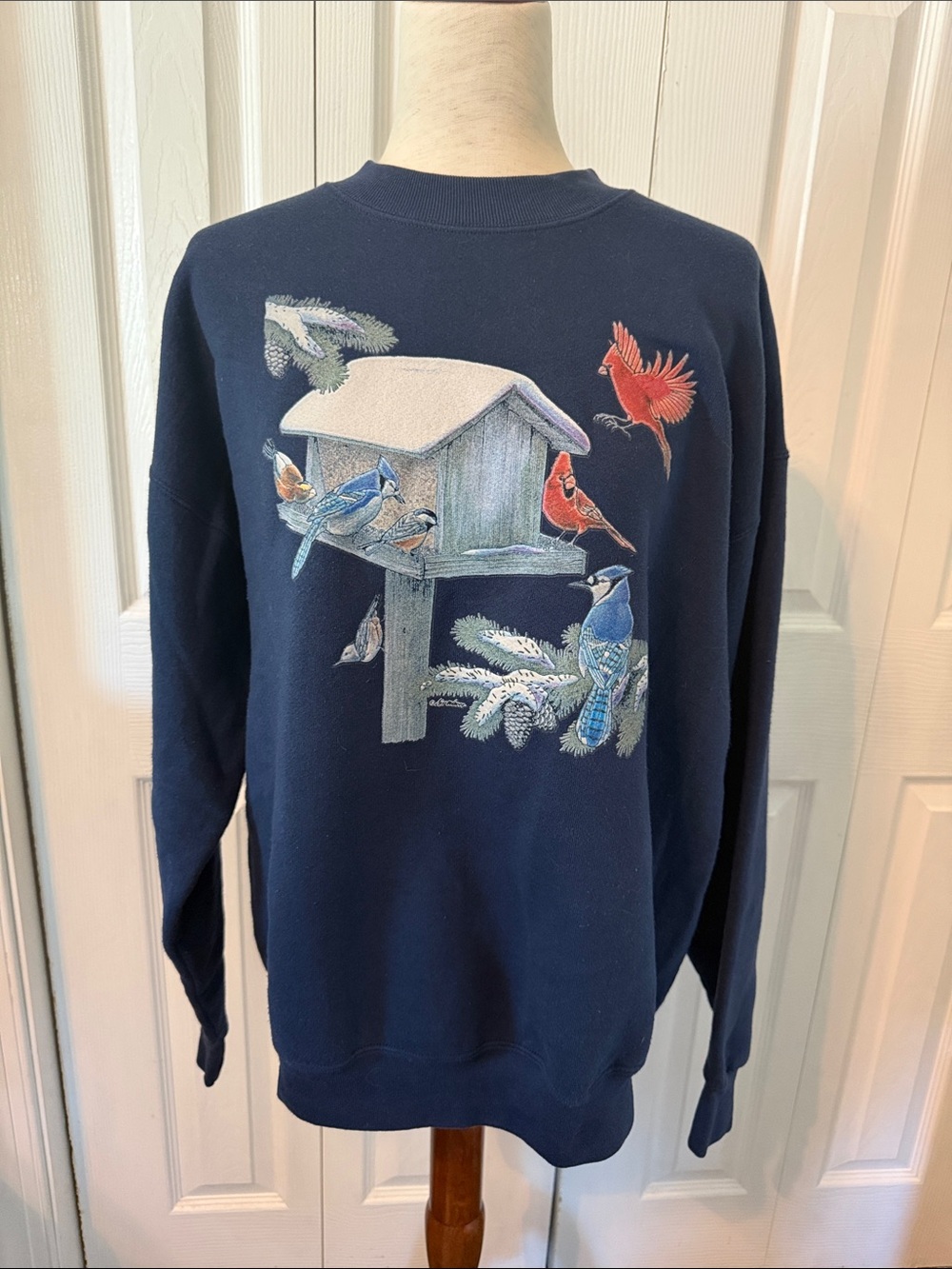 Vintage 90s Fruit of the Loom Navy Crewneck with Birdhouse & Birds Graphic Sz L